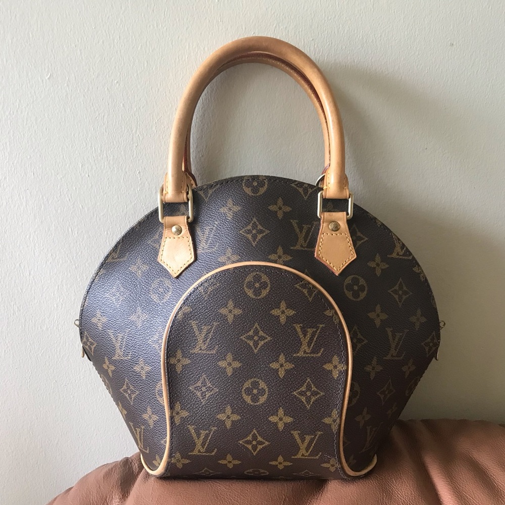 Louis Vuitton Monogram Ellipse MM